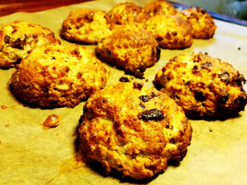 Glutenfri scones med chokolade